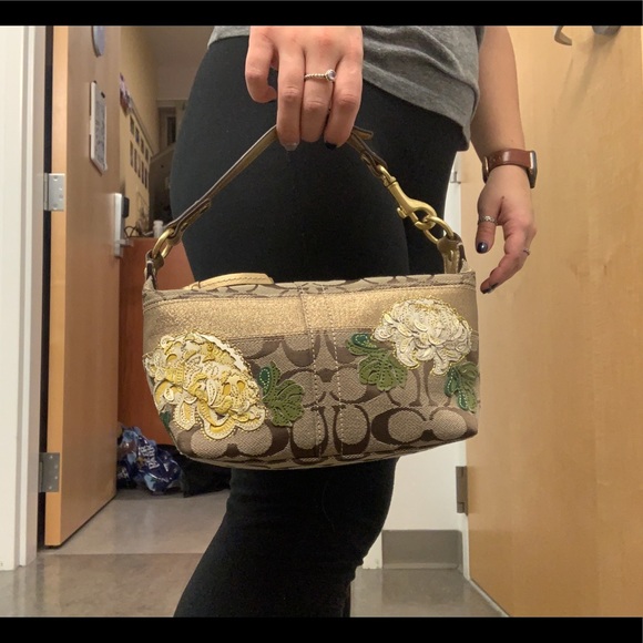 Coach Handbag - Picture 3 of 6